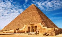تصوير مقطع فيديو إباحي أعلى هرم الاكبر في مصر