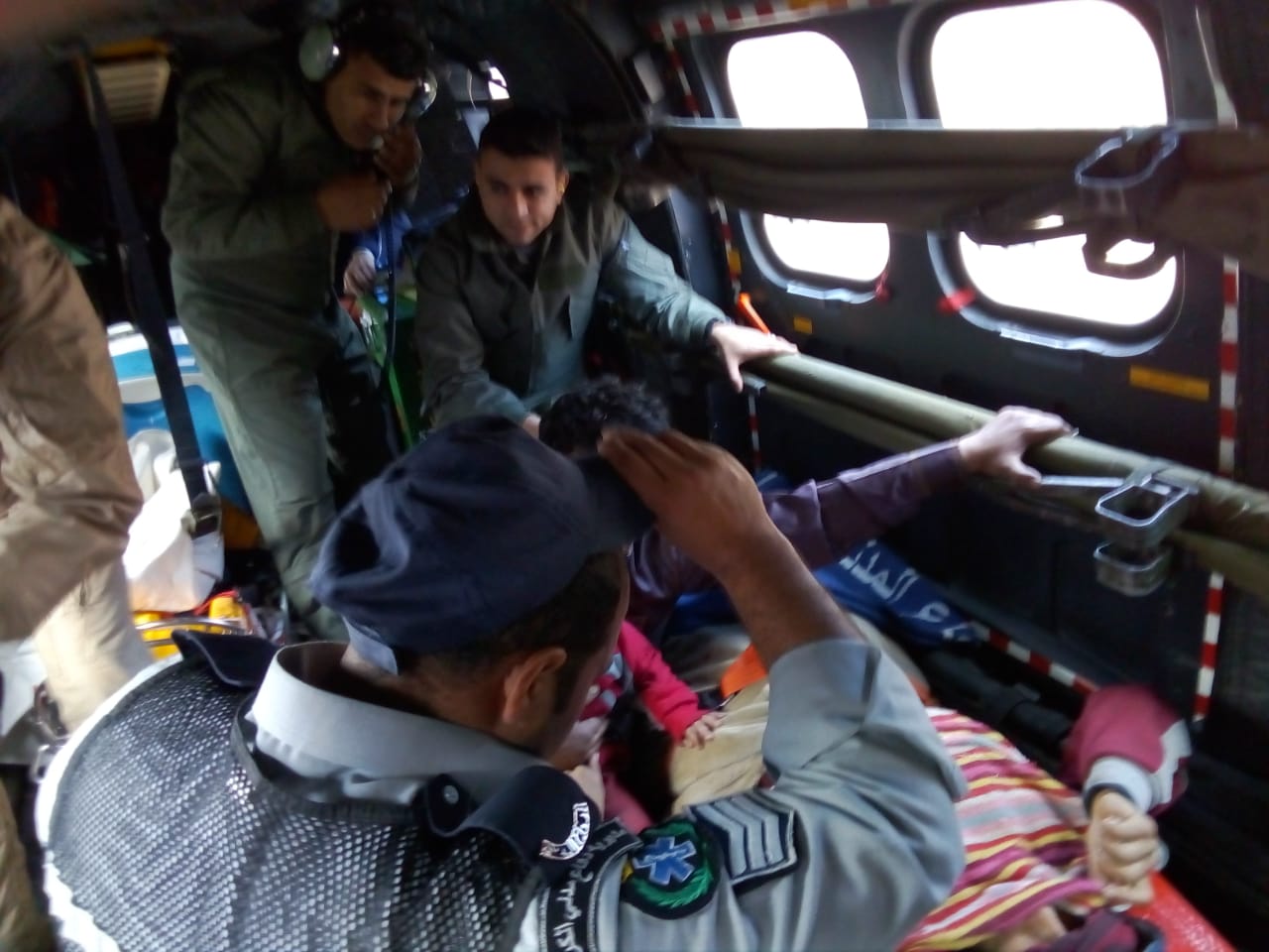 بالصور .. مروحية للجيش تنقذ سيدة حامل في الكرك