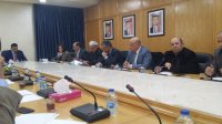 اليعقوب يطالب بحل المشاكل التي تعترض عمل مقاولي الطريق الصحراوي