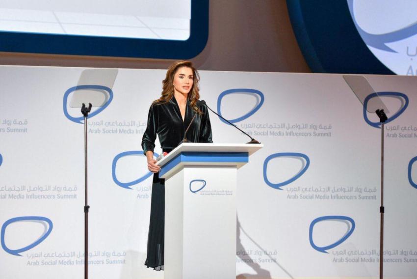 بهذه الكلمات.. الملكة رانيا تحاكي جمهور السوشال ميديا
