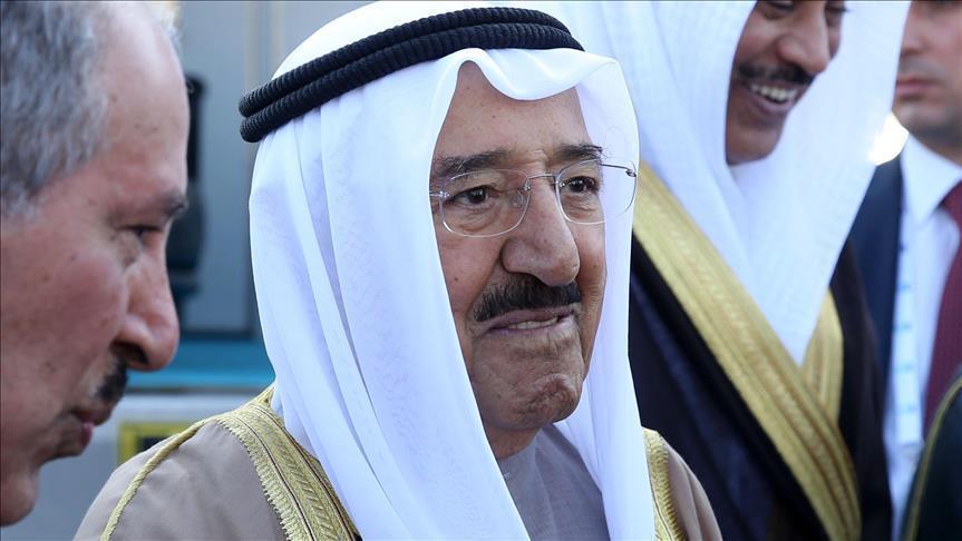 أمير الكويت يدخل المستشفى