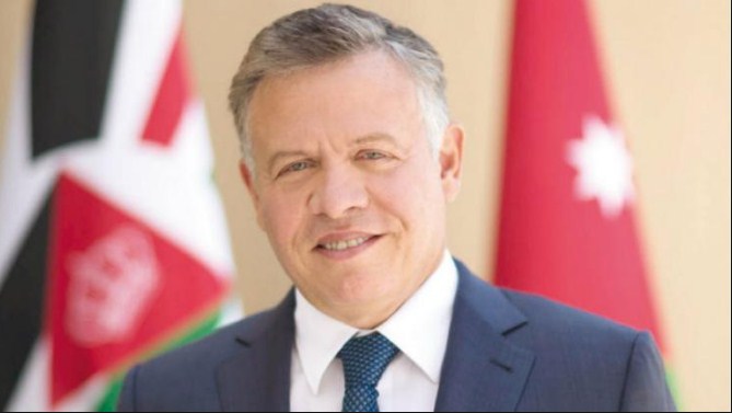 الملك يهنئ ملك البحرين بالعيد الوطني وذكرى الجلوس على العرش