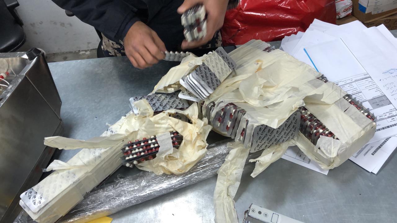الجمارك تفشل خطة تهريب مخدرات "لاريكا" في مطار الملكة علياء(صور)