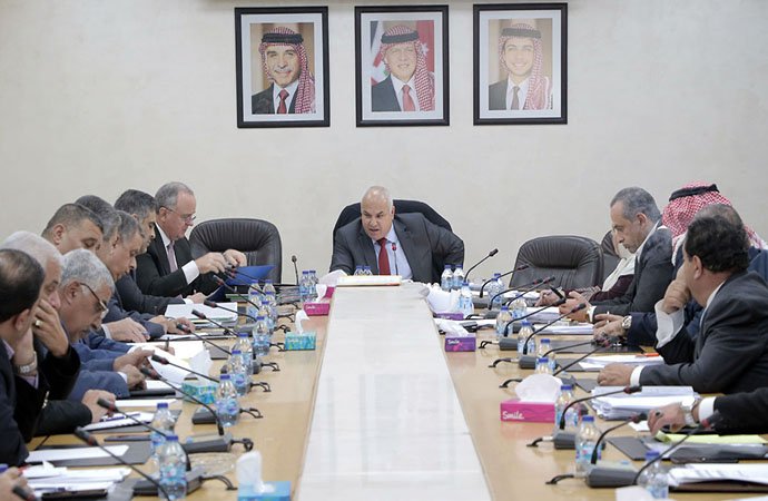 تفاصيل ما دار بين "مالية النواب" والفريق الاقتصادي الحكومية