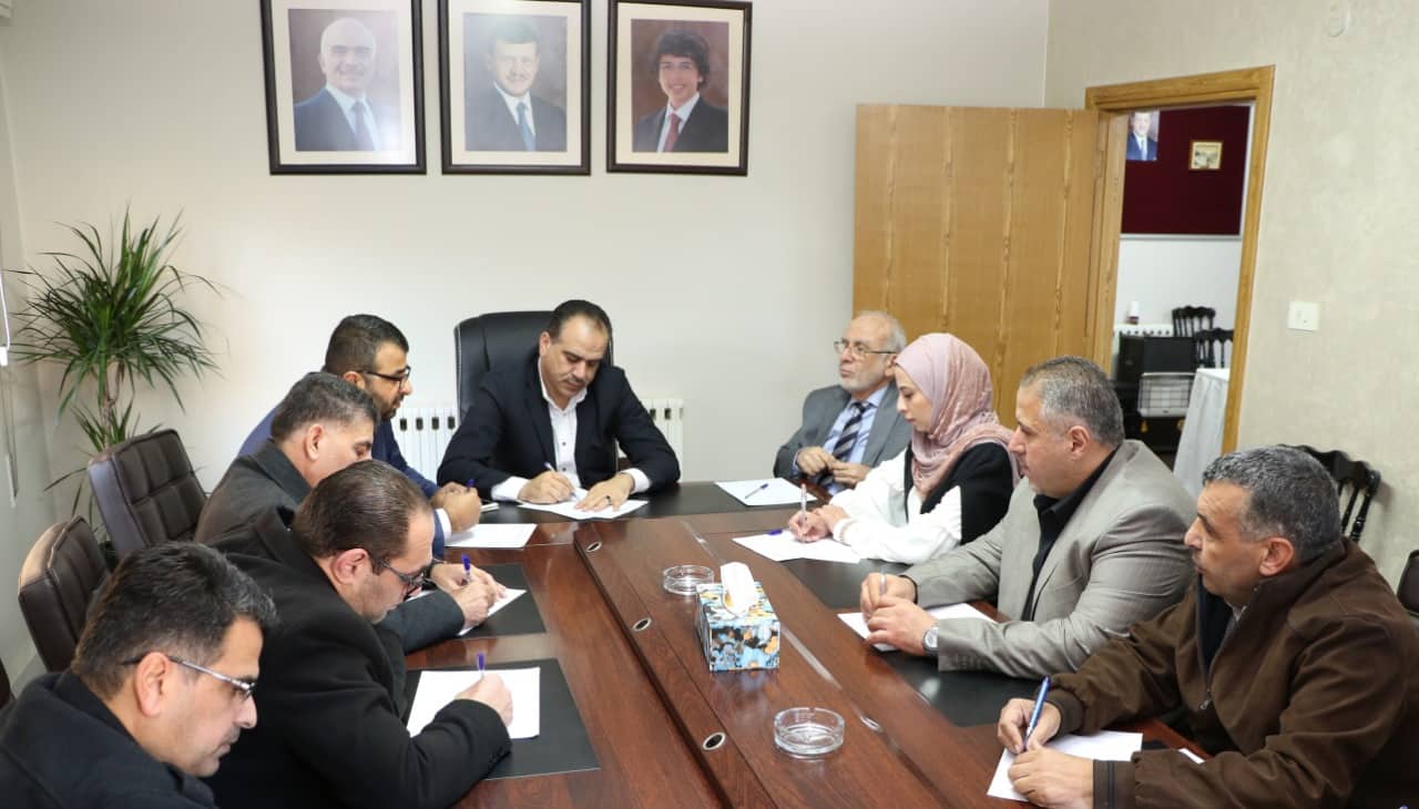 وزير الزراعة يلتقي نقابة تجار المواد الزراعية