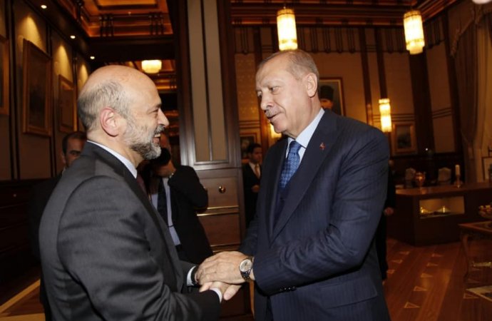 هذا ما بحثه الرزاز مع اردوغان
