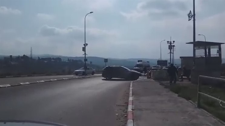 الاحتلال الاسرائيلي يصيب شابا ويعتقله جنوب نابلس