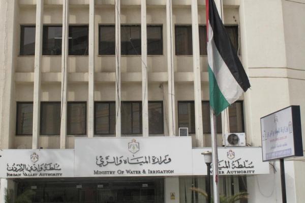المياه : حملة أمنية لازالة اعتداءات على ناقل الحلابات