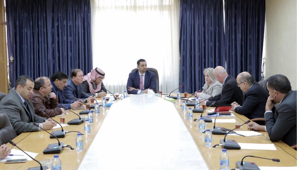 خدمات النواب تستمع لمشاكل الخطوط الجوية الملكية - صور