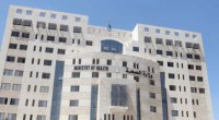 مدير الصحة المدرسية يحتج على نقله .. وهذه مطالبه ؟!