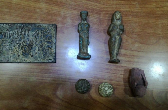 الأمن يحبط بيع قطع أثرية بـ4 ملايين دينار (صور)