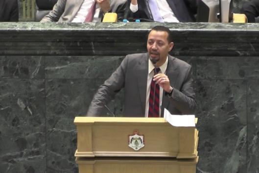 الدميسي يشكر الحكومة على تخفيض ضريبة السلاحف
