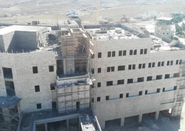 انجاز 45 بالمائة من مستشفى الطفيلة
