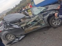 بالصور .. اصابة فتاة بحادث تصادم بشارع الاردن