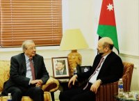 الرزاز يلتقي رئيس وأعضاء جمعية رجال الأعمال الأردنيين.