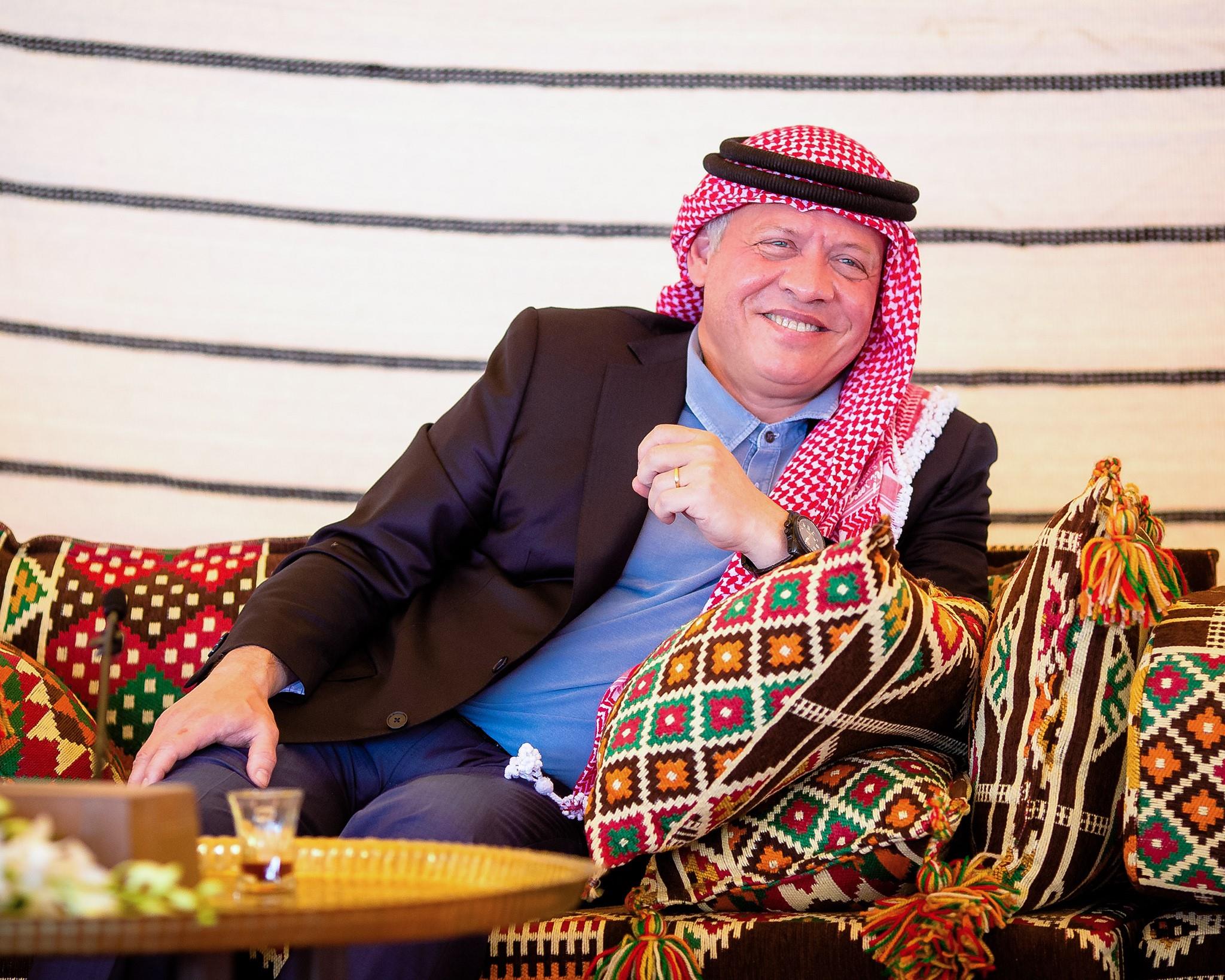 الملك يبدأ العشرية الثالثة بالعفو العام وسهول الرمثا
