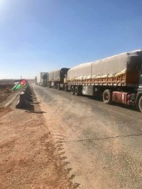 بدء عبور الشاحنات الأردنية والعراقية إلى البلدين