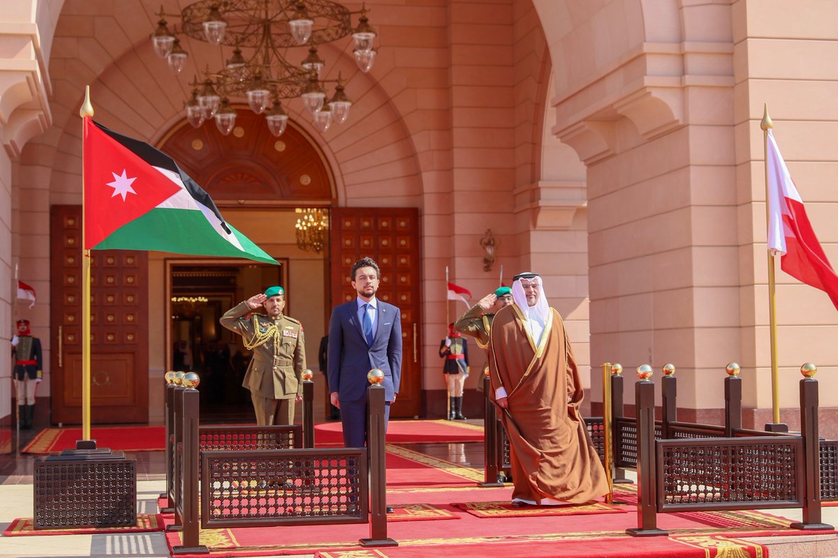 ولي العهد يصل إلى البحرين