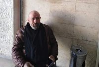 احتجاجا على نقله ..موظف بلدية يضرب عن الطعام في إربد