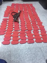 ”رجال المكافحة” تطيح بتجار للمخدرات (صور)