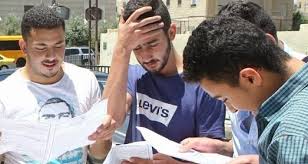 وزير التربية يعد بإنهاء مأساة 6 الاف طالب