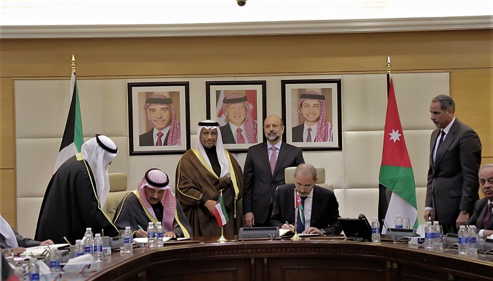 تفاصيل لقاء الرزاز مع نظيره الكويتي (صور)