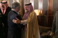 الملك يلتقي عددا من رفاق السلاح المتقاعدين (صور)