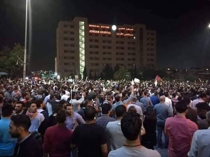 فضيحة.. خطأ فادح يقع فيه المعتصمين على الدار الرابع