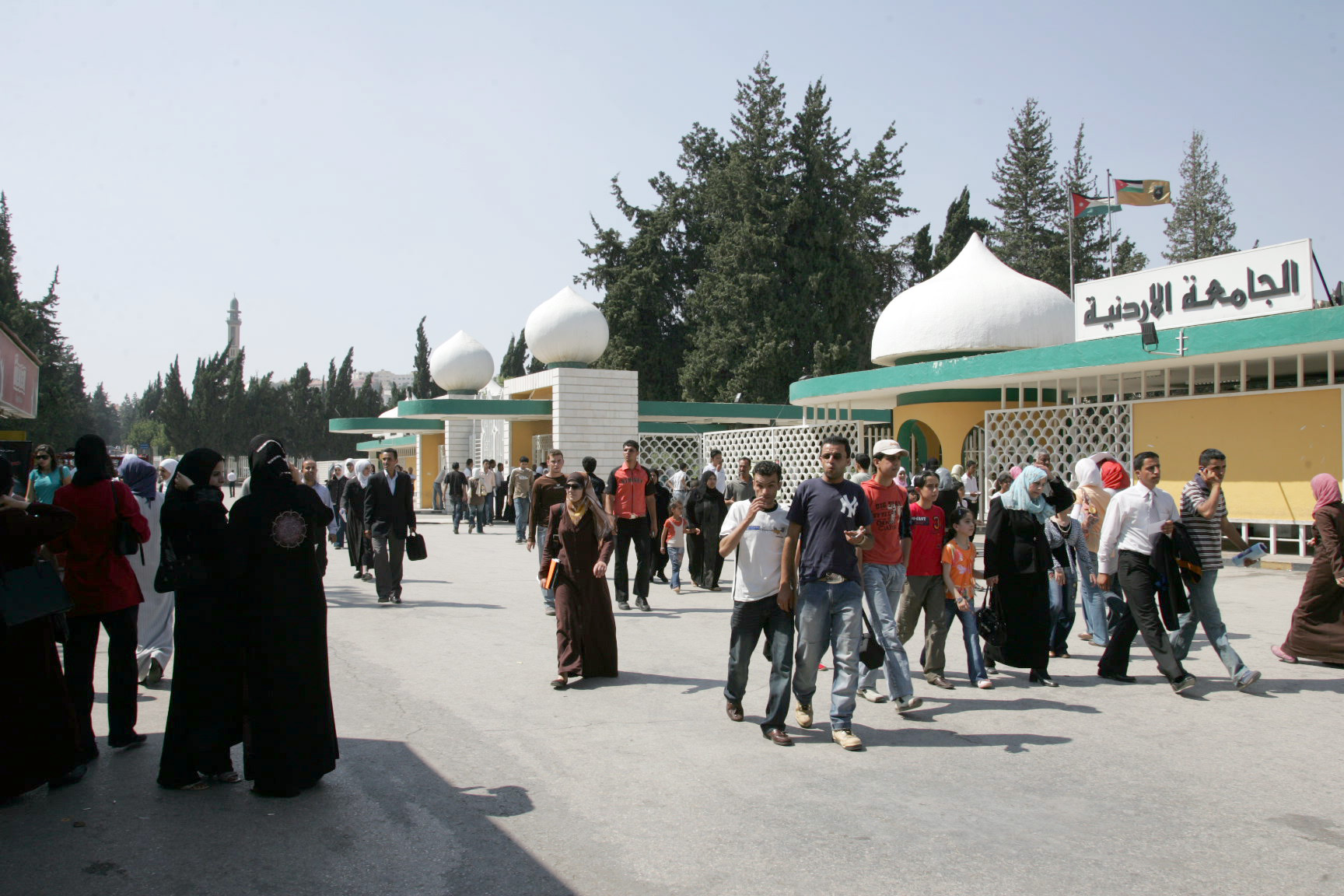 مطالبة نيابية بإصدار "عفو" عن الطلبة والمدرسين 