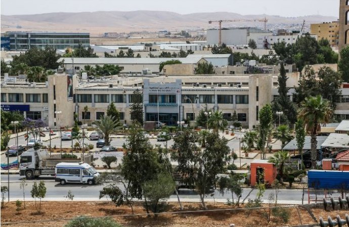 المدن الصناعية: نعمل مع كافة الاطراف لحل قضية شركة الجمل للألبسة