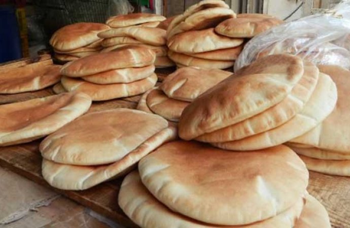 240 ألف طلب للحصول على دعم الخبز