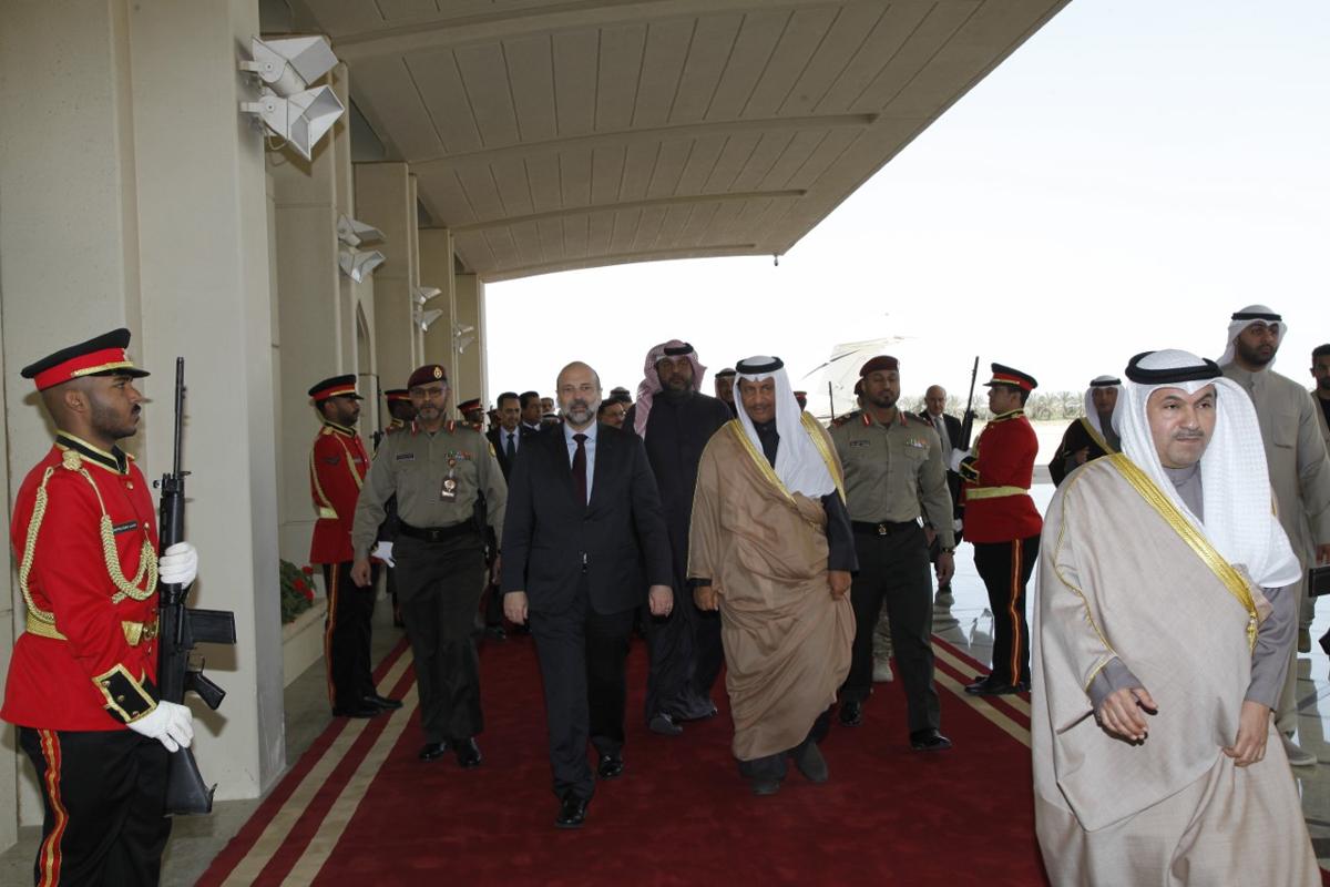 الرزاز يصل الى الكويت