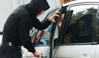 القبض على شخصين ارتكبا ١٨ قضية سرقة في العاصمة