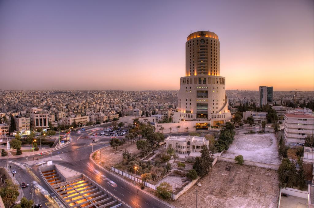 ارتفاع نسبة العاملات في قطاع الفنادق