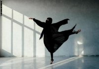 شاهد - منقبة ترقص الباليه والمصور سعودي