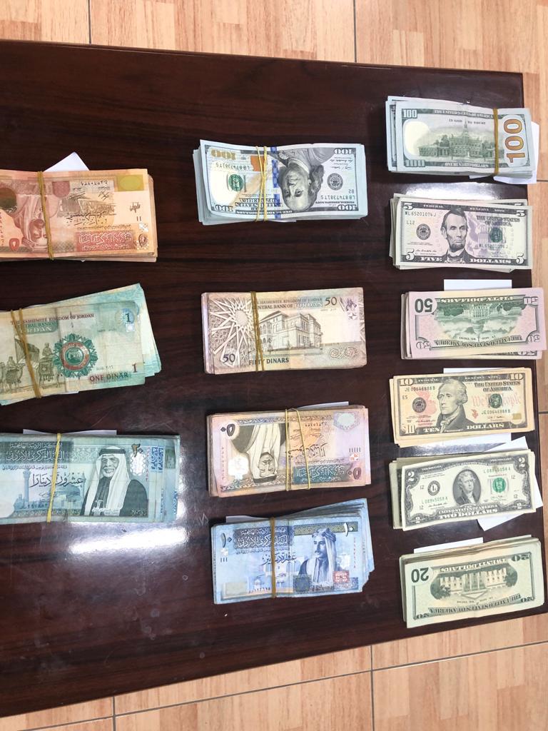"الامن" يضبط سارقي محل صرافة في وسط البلد