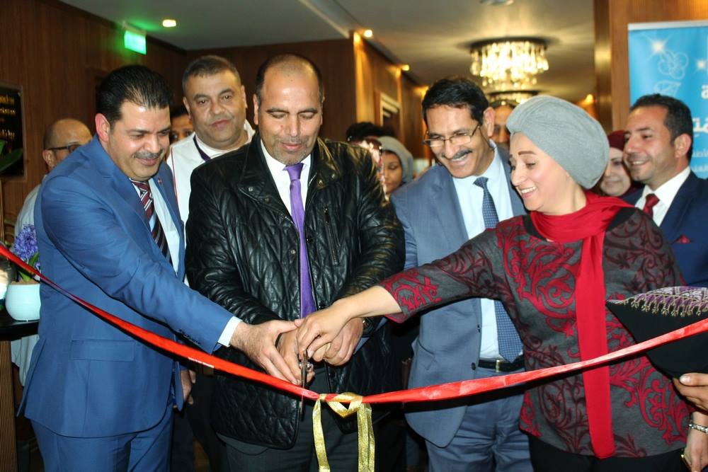 مندوبا عن وزارة الشباب .. الجبور يفتتح بازار اﻻم (صور)
