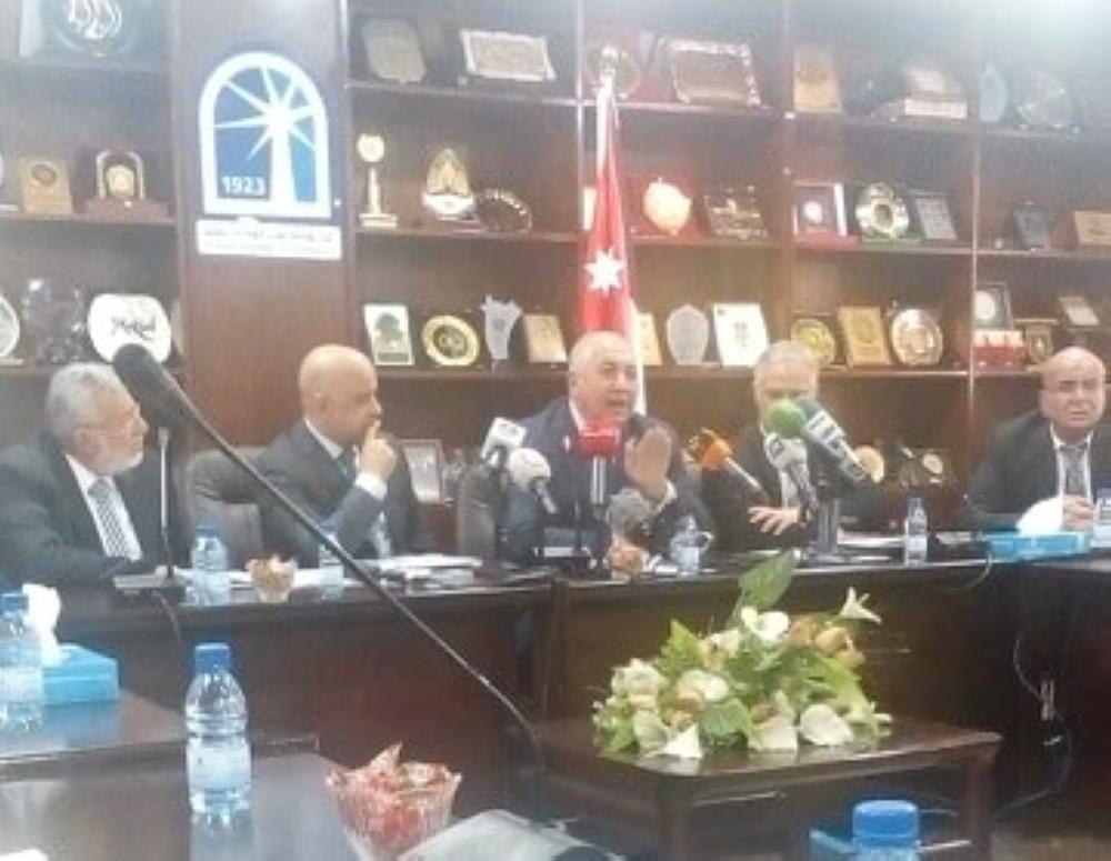 الحاج توفيق يدعو الحكومه إلى اعتماد تقرير اللجنه المحايده وتعويض التجار