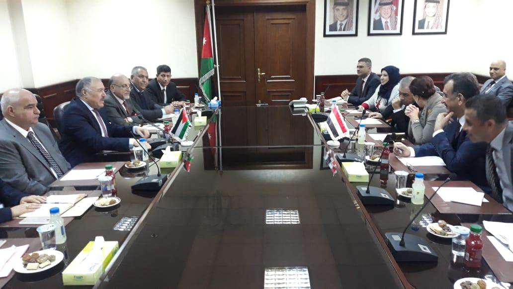 وزير الصحة يلتقي السفيرة العراقية في الاردن