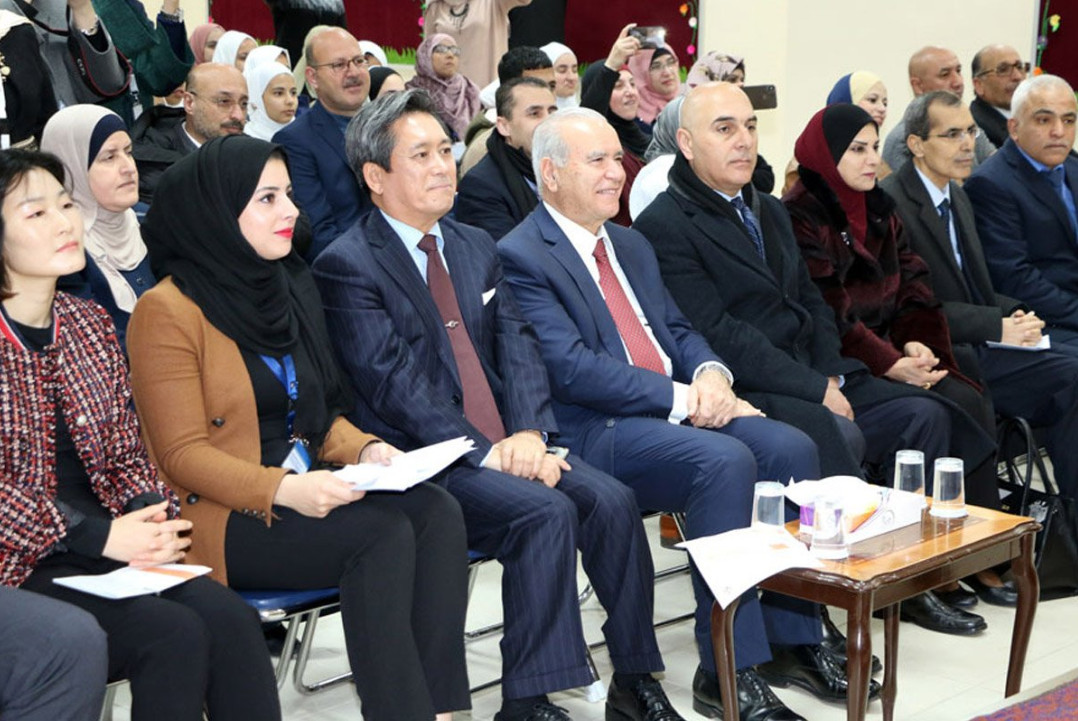 وزير التربية والسفير الكوري يزوران مدرسة ماركا لذوي التحديات السمعية