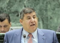السعود يطالب النواب عدم "الطوبزة" عند مقاعد الوزراء