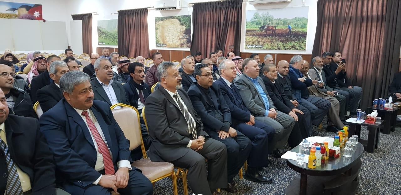 مراد يرعى تخريج عدد من الدورات في بلدية الوسطية