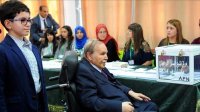 بوتفليقة يوافق على تسليم السلطة إلى رئيس منتخب