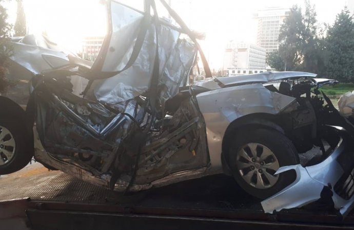 وفاتان وإصابة إثر حادث تدهور قرب المدينة الرياضية (صور)