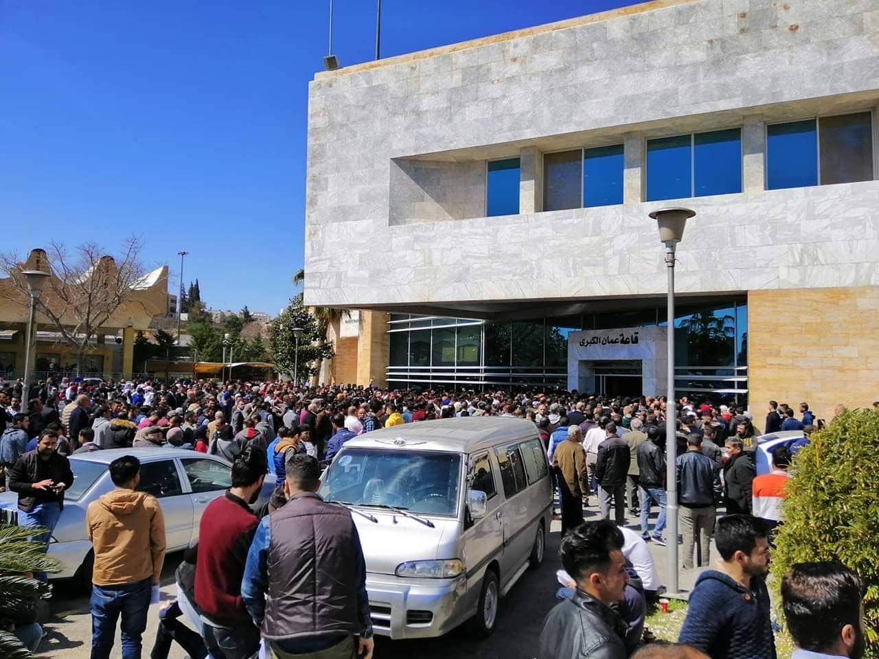 7 آلاف طلب في معرض التوظيف حتى الثانية