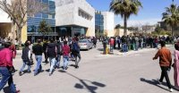المئات يتقدمون بطلبات توظيف في معرض عمل