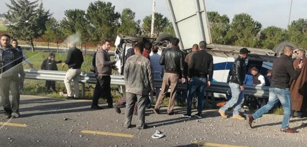 بالفيديو والصور .. كارثة على طريق المطار