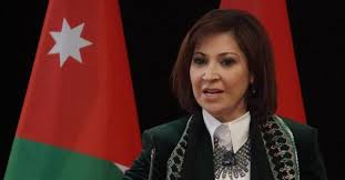 بعد الاصابة .. وزيرة السياحة تعود الى عمان
