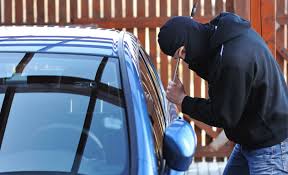 القبض على شخص سرق مبلغ 4700 دينار في البادية