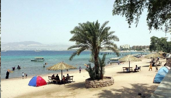 حقيقة مهرجان الانبطاح على شاطئ العقبة